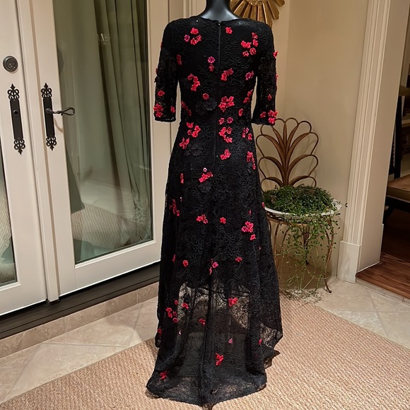 Teri Jon Black lace Evening gown - Picture 3 of 4